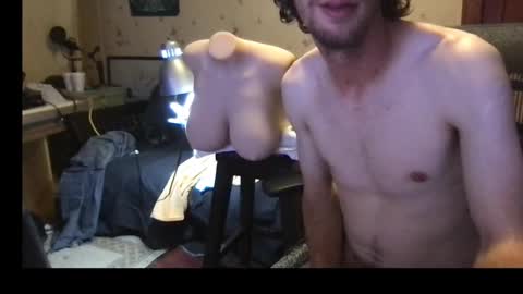 Snapshot of thundersword chatting on 10/29/25, 03:53 thundersword online show from 10/29/25, 03:53