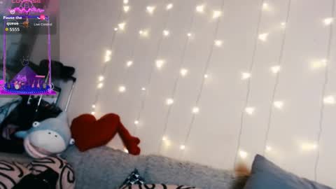 Snapshot of tia_meow chatting on 03/02/26, 04:03 tiameow online show from 03/02/26, 04:03