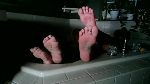 Snapshot of tiaafterdarkxo chatting on 03/15/26, 02:28 tiaafterdarkxo online show from 03/15/26, 02:28