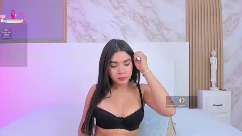 tianaglow4 online show from 11/11/25, 12:05