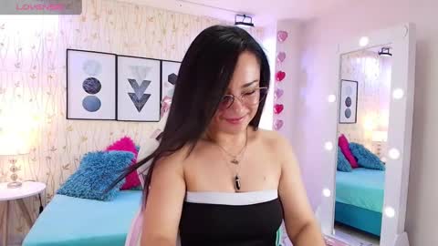 Tiara  online show from 01/16/25, 07:41