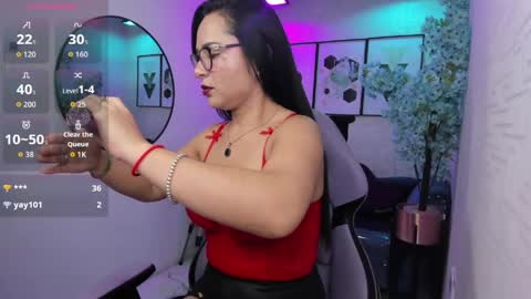 Tiara  online show from 05/07/26, 10:48