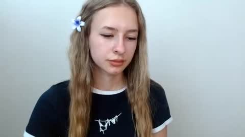 Snapshot of tiarasmile chatting on 06/30/26, 12:06 Tiara online show from 06/30/26, 12:06