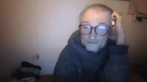 Snapshot of tiddles12345 chatting on 05/13/26, 04:32 tiddles12345 online show from 05/13/26, 04:32