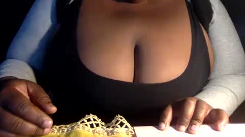 Snapshot of tierrahenri chatting on 03/09/25, 03:05 Tierra Henri online show from 03/09/25, 03:05