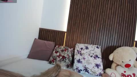 tifanny_doll01 online show from 11/10/25, 02:27