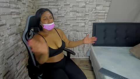 Snapshot of tifanny_fiire chatting on 09/24/25, 11:35 leidy online show from 09/24/25, 11:35