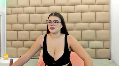 Tifanny  online show from 05/25/26, 11:49