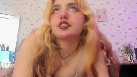 tifany_00 online show from 05/14/26, 07:20