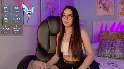 Snapshot of tifanywolf_ chatting on 11/23/25, 06:57 Tifanny online show from 11/23/25, 06:57