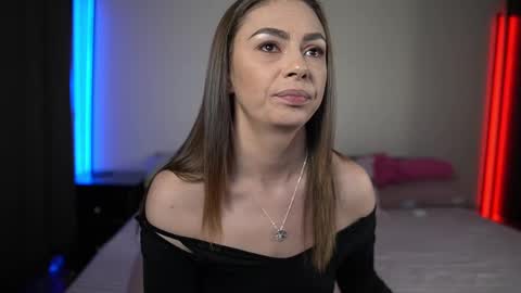 Tiffany online show from 03/11/25, 01:05