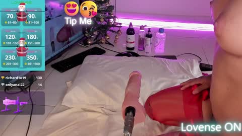 Snapshot of tiffannyy_ chatting on 12/25/24, 11:20 teffy online show from 12/25/24, 11:20