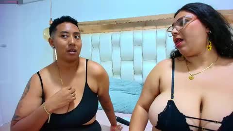 Snapshot of tiffantyandstacy chatting on 11/19/25, 07:58 Tiffany and Stacy online show from 11/19/25, 07:58