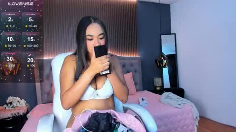 tiffany__charm_ online show from 11/18/25, 03:34