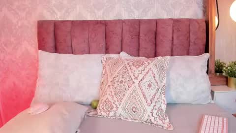 Snapshot of tiffany_beckerr chatting on 09/25/25, 12:09 Tiffany Becker online show from 09/25/25, 12:09