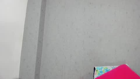 tiffany_mendez online show from 12/01/25, 12:10