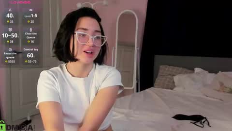 tiffany_robinson online show from 06/19/26, 03:11