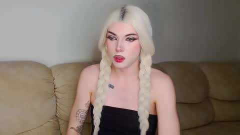 Snapshot of tiffany_smitch chatting on 01/08/26, 12:13 Tif online show from 01/08/26, 12:13