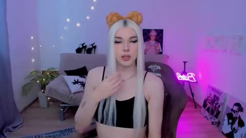 Snapshot of tiffany_smitch chatting on 02/07/26, 06:50 Tif online show from 02/07/26, 06:50