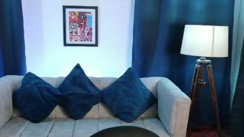 tiffanycherry_ online show from 05/04/26, 01:18