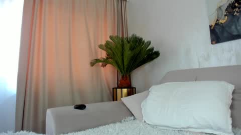 Tiffany Houston online show from 12/14/24, 11:50