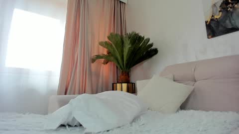 Tiffany Houston online show from 01/11/25, 10:51