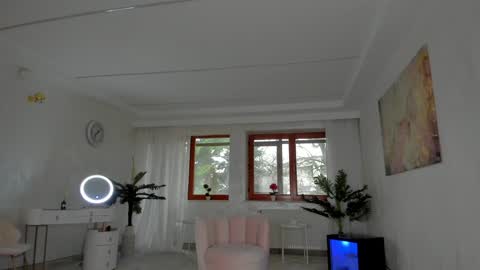 Tiffany Houston online show from 02/03/25, 06:45