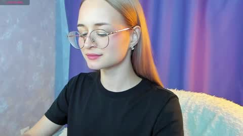 Snapshot of tiffanyhunt chatting on 12/09/24, 02:17 Tiffany online show from 12/09/24, 02:17