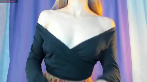 Snapshot of tiffanyhunt chatting on 12/10/24, 02:39 Tiffany online show from 12/10/24, 02:39