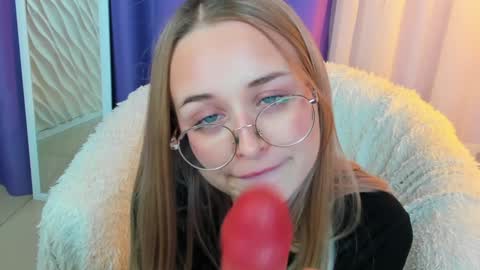 Snapshot of tiffanyhunt chatting on 12/11/24, 05:59 Tiffany online show from 12/11/24, 05:59