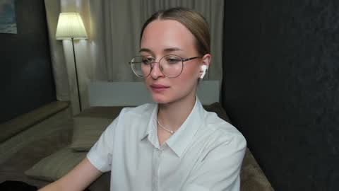 Snapshot of tiffanyhunt chatting on 01/15/25, 06:29 Tiffany online show from 01/15/25, 06:29