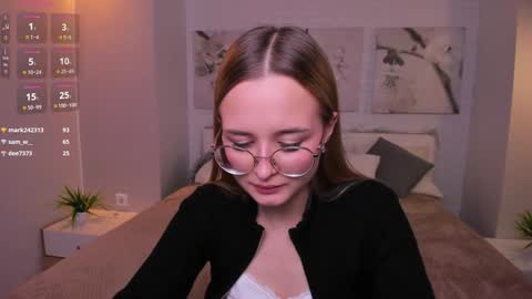 Snapshot of tiffanyhunt chatting on 02/03/25, 05:03 Tiffany online show from 02/03/25, 05:03