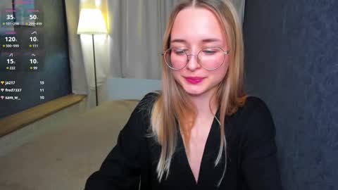 Snapshot of tiffanyhunt chatting on 02/12/25, 06:51 Tiffany online show from 02/12/25, 06:51