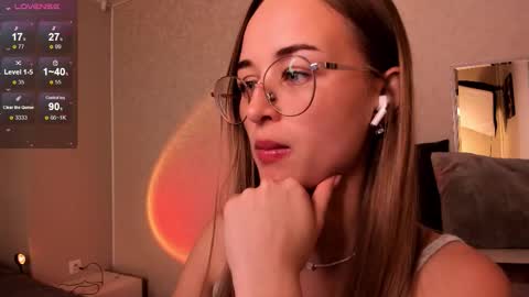 Snapshot of tiffanyhunt chatting on 10/06/25, 01:41 Tiffany online show from 10/06/25, 01:41