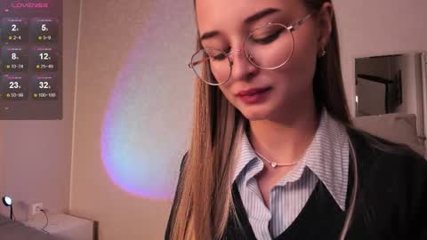 Snapshot of tiffanyhunt chatting on 10/21/25, 03:13 Tiffany online show from 10/21/25, 03:13