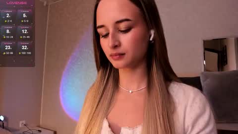 Snapshot of tiffanyhunt chatting on 10/23/25, 01:32 Tiffany online show from 10/23/25, 01:32