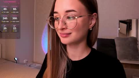 Snapshot of tiffanyhunt chatting on 10/28/25, 01:14 Tiffany online show from 10/28/25, 01:14