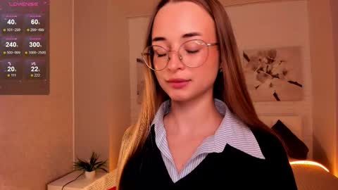 Snapshot of tiffanyhunt chatting on 11/10/25, 01:10 Tiffany online show from 11/10/25, 01:10