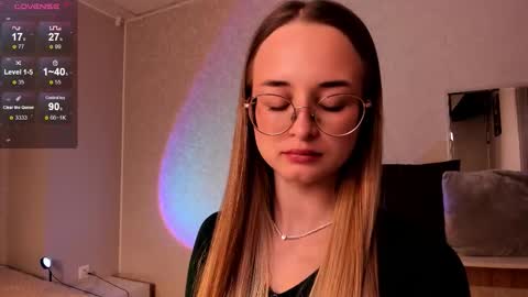 Snapshot of tiffanyhunt chatting on 11/17/25, 01:17 Tiffany online show from 11/17/25, 01:17