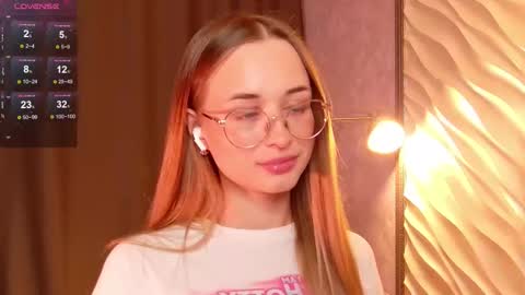 Snapshot of tiffanyhunt chatting on 11/20/25, 03:12 Tiffany online show from 11/20/25, 03:12