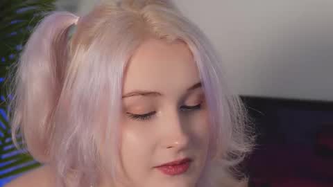 tiffanyjons online show from 11/23/25, 05:35