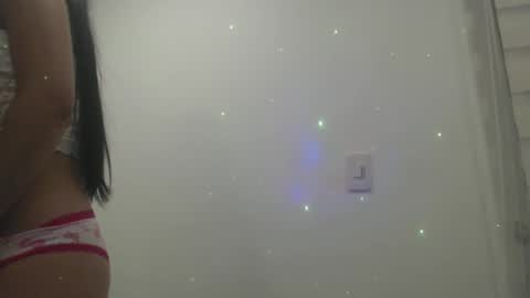 Snapshot of tiffanykilyestar_19 chatting on 11/10/25, 03:27 Kilye online show from 11/10/25, 03:27