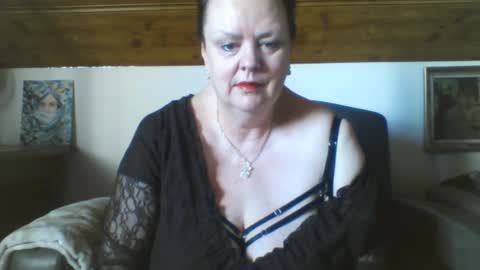 Snapshot of tiffanymature chatting on 03/27/26, 08:26 TiffanyMature online show from 03/27/26, 08:26