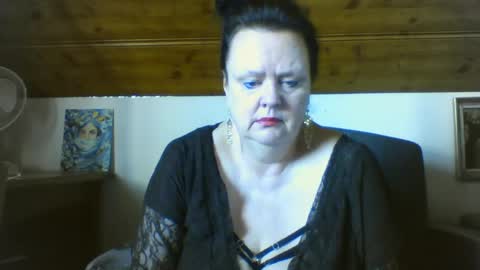 Snapshot of tiffanymature chatting on 04/02/26, 08:45 TiffanyMature online show from 04/02/26, 08:45