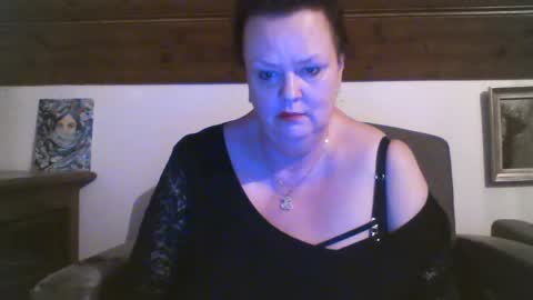 Snapshot of tiffanymature chatting on 04/03/26, 08:40 TiffanyMature online show from 04/03/26, 08:40