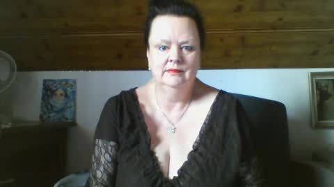 Snapshot of tiffanymature chatting on 04/07/26, 07:09 TiffanyMature online show from 04/07/26, 07:09