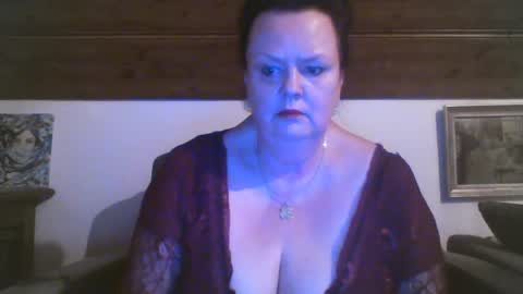 Snapshot of tiffanymature chatting on 04/09/26, 08:25 TiffanyMature online show from 04/09/26, 08:25