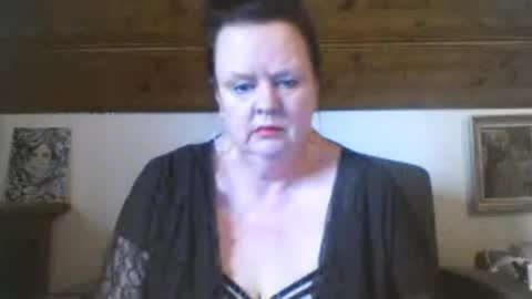 Snapshot of tiffanymature chatting on 04/12/26, 03:06 TiffanyMature online show from 04/12/26, 03:06