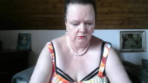 Snapshot of tiffanymature chatting on 05/08/26, 07:14 TiffanyMature online show from 05/08/26, 07:14