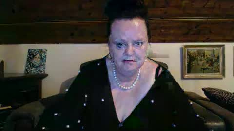 Snapshot of tiffanymature chatting on 05/14/26, 06:26 TiffanyMature online show from 05/14/26, 06:26